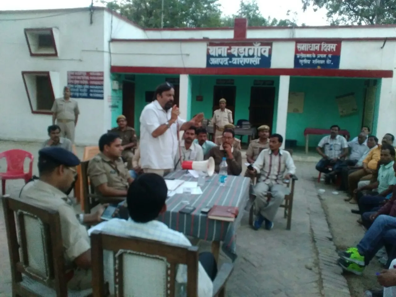 UP 100 Police